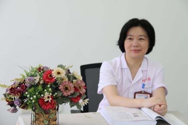 血液科主任照片.JPG 血液科主任照片.JPG